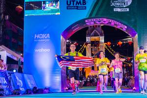 BIB: 3100, 30631, 2015
                            <button type="button" onclick="openModal(21811879)" class="btn btn-primary btn-sm float-right btn-popup" data-toggle="modal" data-target=".modal-high-quality">
                        <i class="fas fa-shopping-cart"></i> Add to Cart
                    </button>
                                            <button type="button" onclick="isThisMe(21811879, true)" class="btn btn-success btn-sm float-right btn-popup btn-isme hidden" data-toggle="tooltip" data-placement="bottom" title="นี่คือรูปของคุณใช่ไหม คลิกที่นี่เพื่อเอาเข้าอัลบั้ม">
                        <i class="fas fa-plus"></i> Add to album
                    </button>
                    <button type="button" onclick="isThisMe(21811879, false)" class="btn btn-warning btn-sm float-right btn-popup btn-isnotme hidden">
                        <i class="fas fa-ban"></i> Remove from album
                    </button>